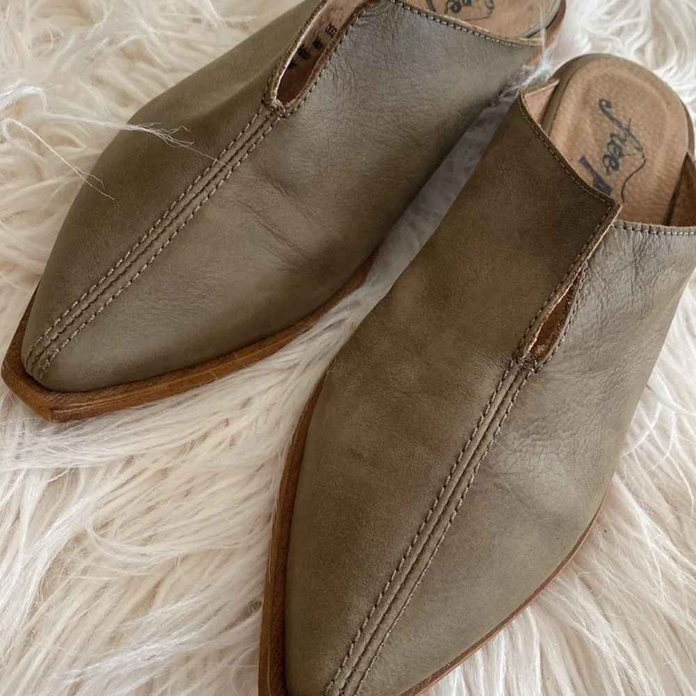 FREE PEOPLE flats